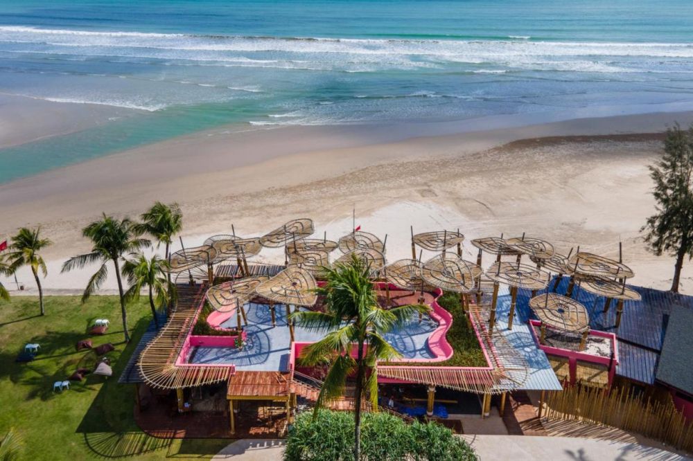 Apsara Beachfront Resort & Villas 4+