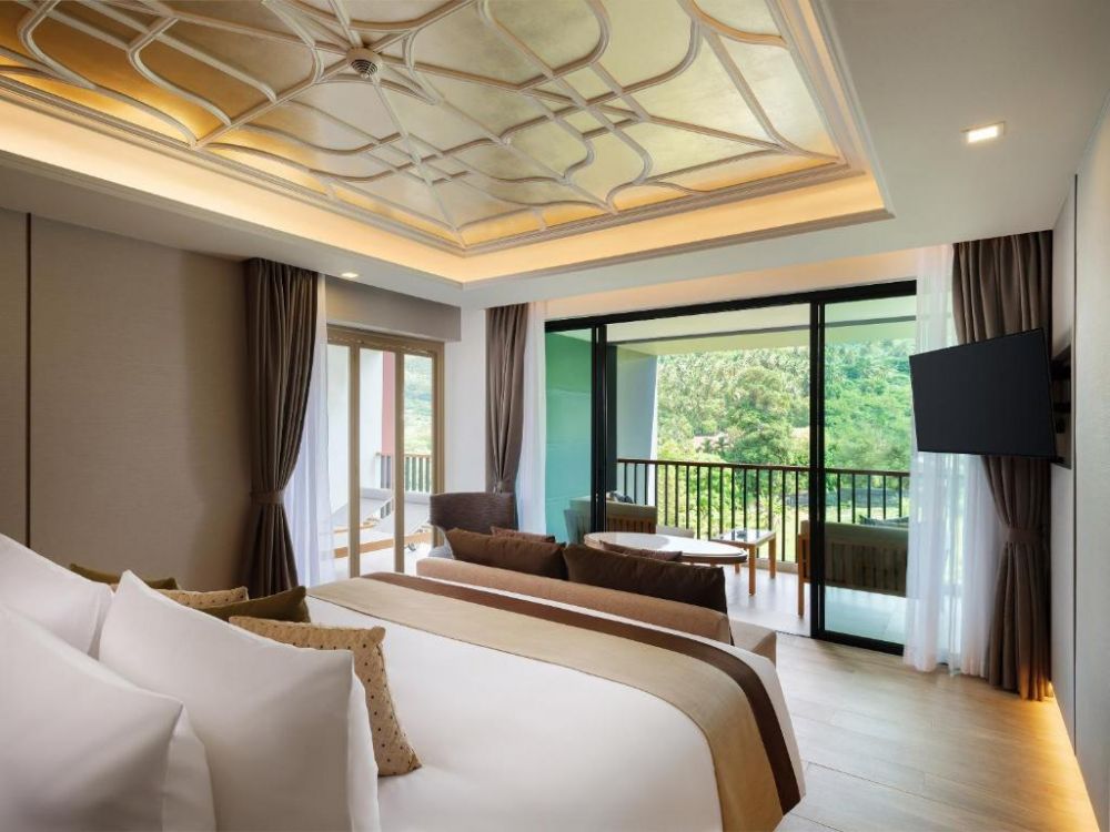 Deluxe Sea View/ Garden View Whirlpool Bath Suite, Avista Grande Phuket Karon 5*