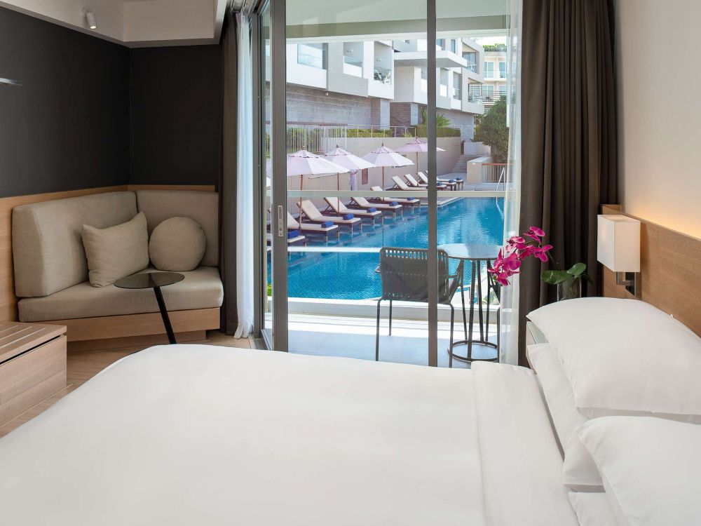 Superior Room With Balcony, Andaman Beach Hotel Phuket - Handwriting Collection (ex. Hyatt Place Phuket Patong) 4*