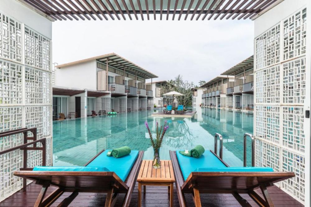 Deluxe Pool View/ Pool Access, The Briza Beach Resort, Khao Lak 4*