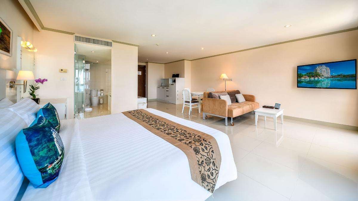 Super Deluxe, Andaman Beach Suites 4*