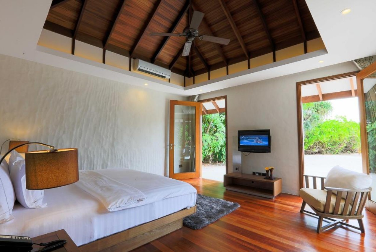 Deluxe Sunset Beach Villa With Pool, Hideaway Beach Resort Maldives 5*