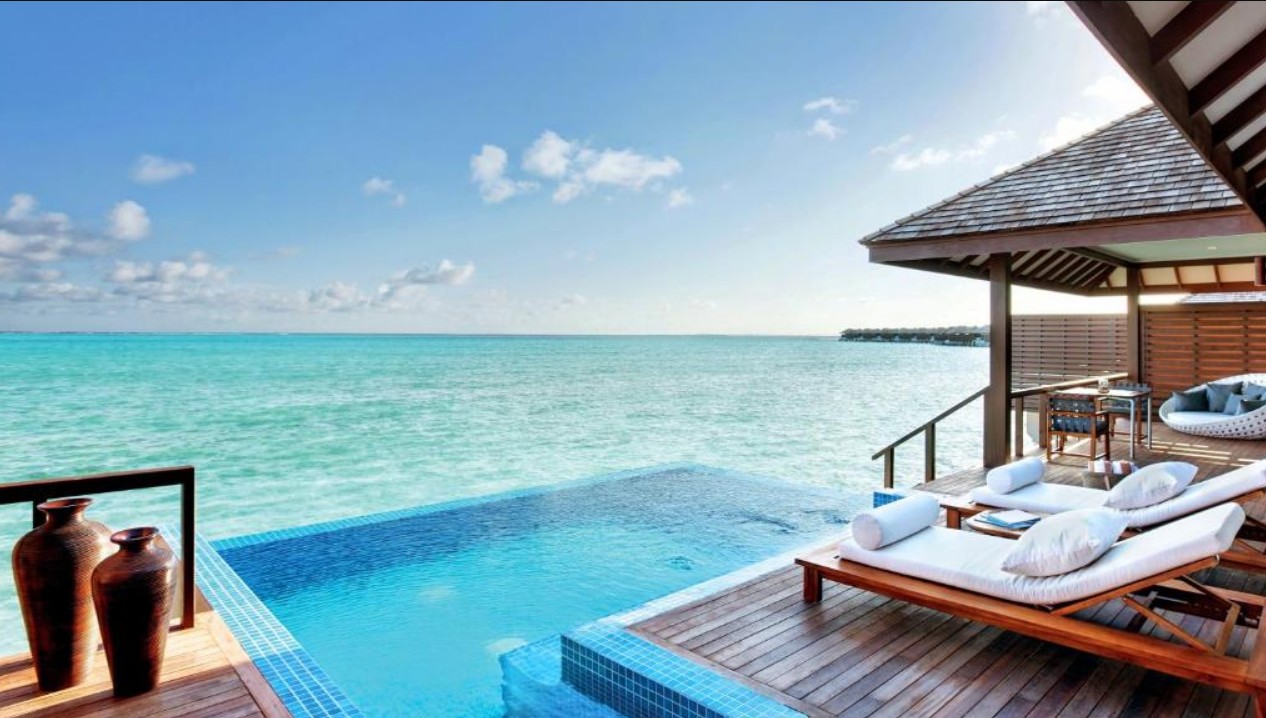 Deluxe Water Villa With Pool, Hideaway Beach Resort Maldives 5*