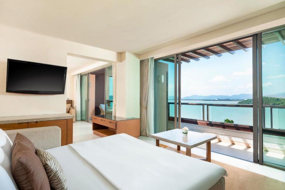 Deluxe Seaview Suite, The Westin Siray Bay Resort 5*