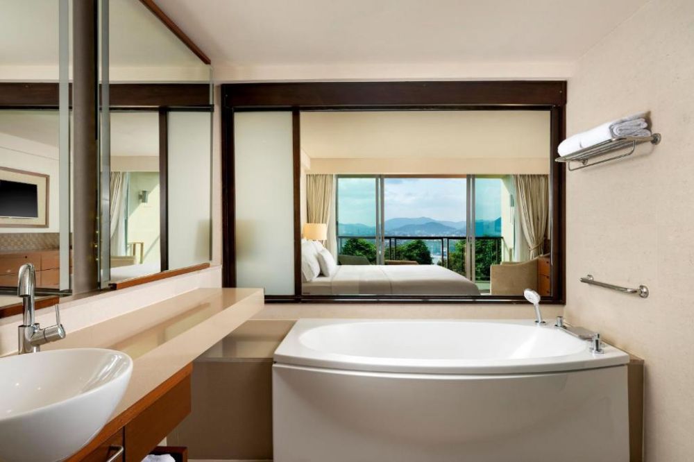 1 Bedroom Premium Suite Seaview, The Westin Siray Bay Resort 5*