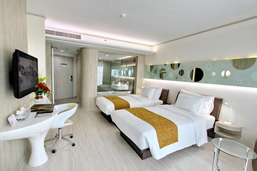 Superior Room Chic Tower, Discovery Beach Hotel 4*
